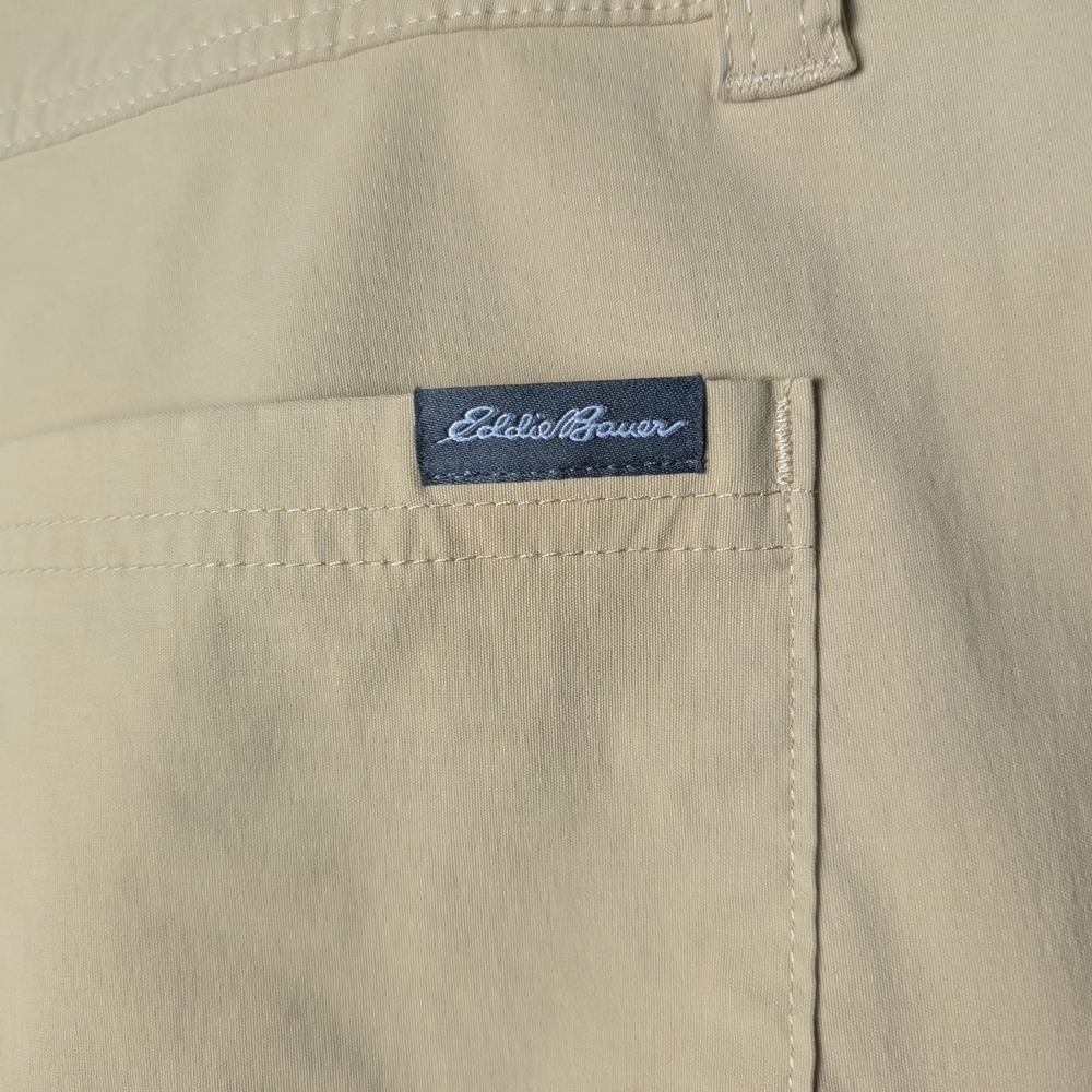 Eddie Bauer Khaki Beige Cargo Shorts Women's 6 Like New Condition Pockets Zipper - Picture 6 of 9